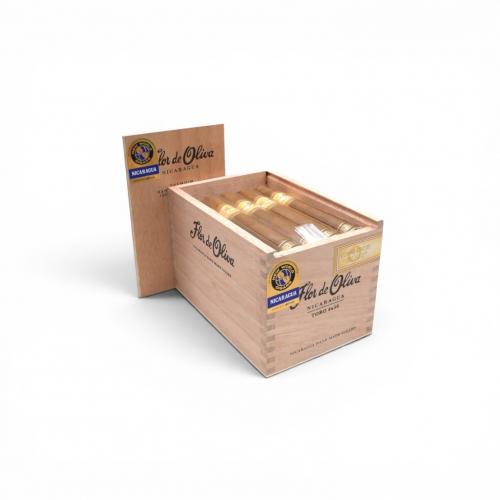 Flor De Oliva Connecticut Toro - Cabinet of 25 Cigars